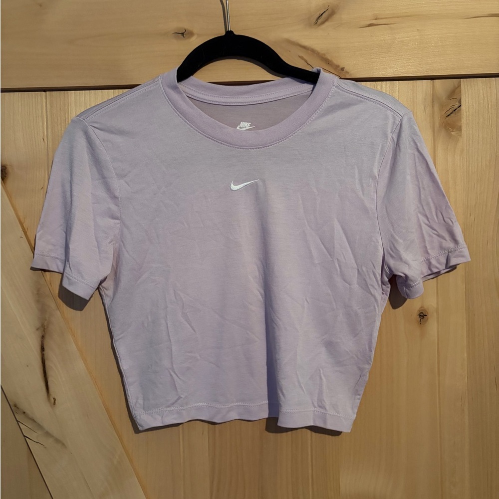 Nike Women's Lilac Crop Top